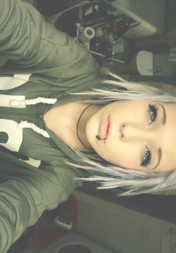 @RylieDarling 's backup. ;-;