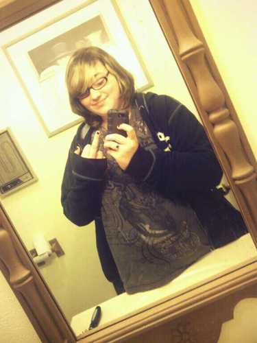 Hey my name is Jenna and i am 13 years of age... I love music!(: