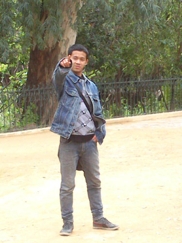 leokesepian's profile picture. Pikirkan kedua ortu dulu biar nasibku ALLAH yg handel, insyaallah....