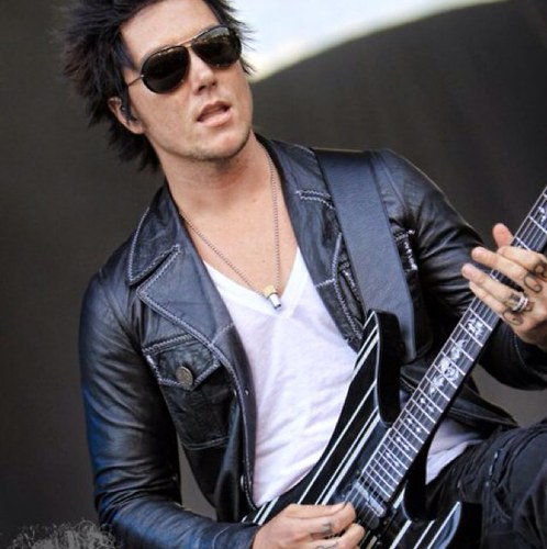 petterkampli's profile picture. 