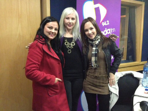 Nerve Daisy is 'n  afrikaanse country groep,en bestaan uit Marcelle Kelly Peach,Marina Strauss en Tania Krugel. Ons album Te Veel Te Min nou landswyd beskikbaar