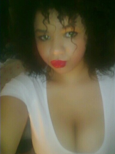 Me just living life Yo'
  instagram -@kickitlikekayy