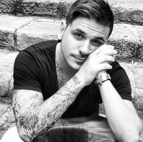 Stanoulis's profile picture. perifani STANer @Stan_Official 
                       1/8/87