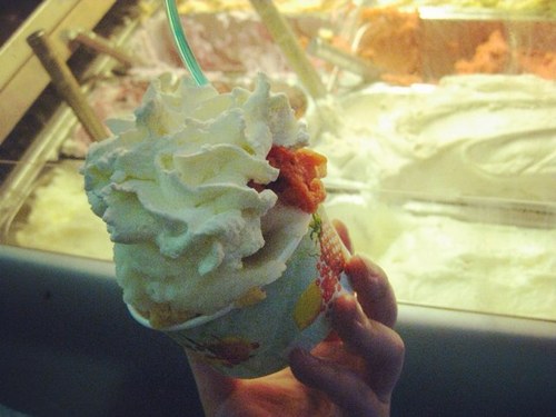 thehappyhye's profile picture. 