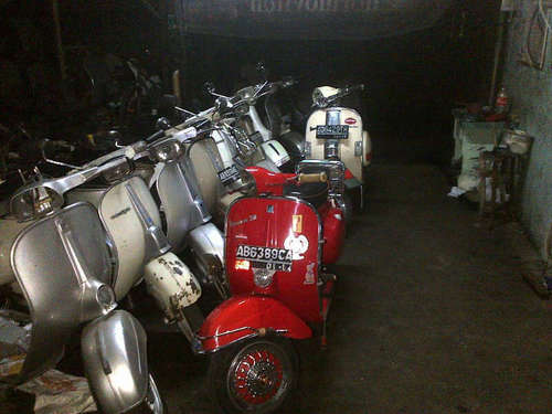 Tosan Vespa and Lambretta Servizio Jogjakarta | FB: http://t.co/63TjoCBESe