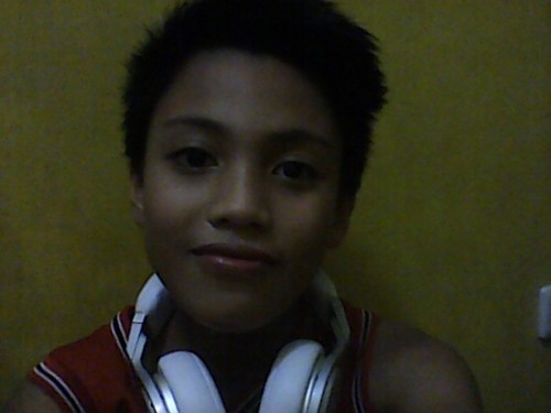 hello ako si jaybrix rebusquillo single po .. at never give up at sobrang kulit at tamad (0o0