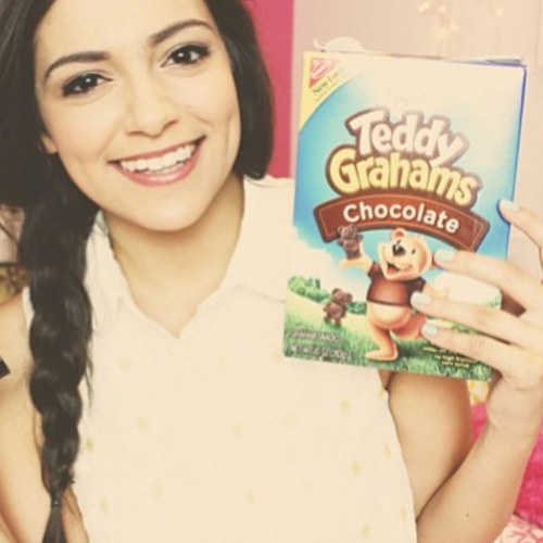Bethany replied and retweeted my personal account 09/10/2012 ❤
Basically in my room watching beauty gurus all day ery day