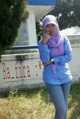 bersekolah smk n 1 wonoasri mengambil jurusan AV,Elf indonesia {love oppa eunhyuk} :))