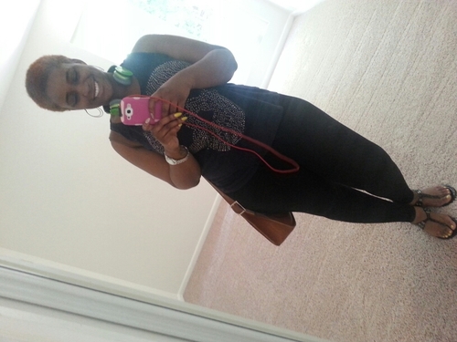 A Wise Girl Kisses BUT Doesn't Love , Listens BUT Doesn't Believe , And Leaves Before She Is Left . -Marilyn Monroe .
