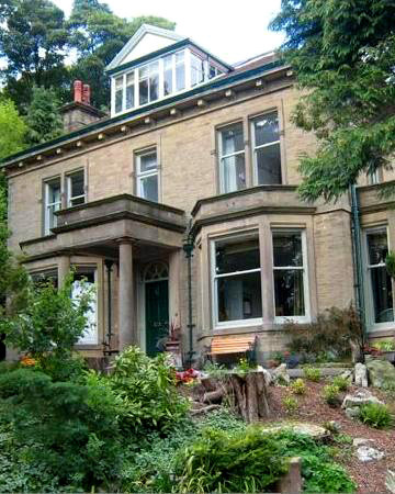 Country house, Giggleswick, North Yorkshire.  Great for walking, holidays, short breaks or team building in the Yorkshire Dales National Park.  Sleeps up to 19