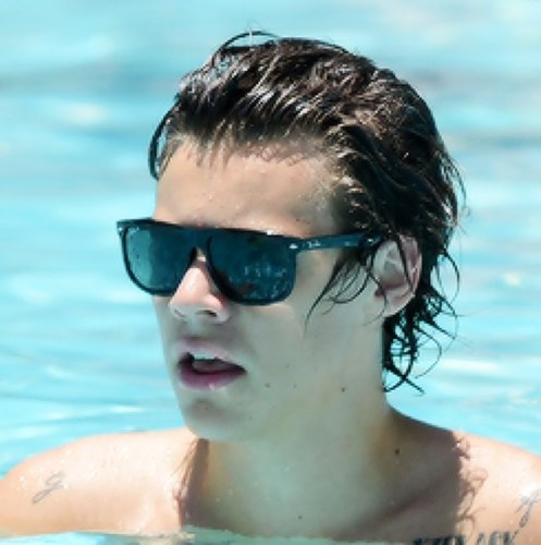 wiiwt_'s profile picture. Follow @onedirectionwo on instagram!! 
Follow @onedirectionwo on instagram!! 
Follow @onedirectionwo on instagram!! 
Follow @onedirectionwo on instagram!!