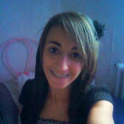 N'arrête jamais de sourire même si tu est triste parce qu'on ne sait jamais qui pourrait tomber amoureux de ton sourire !