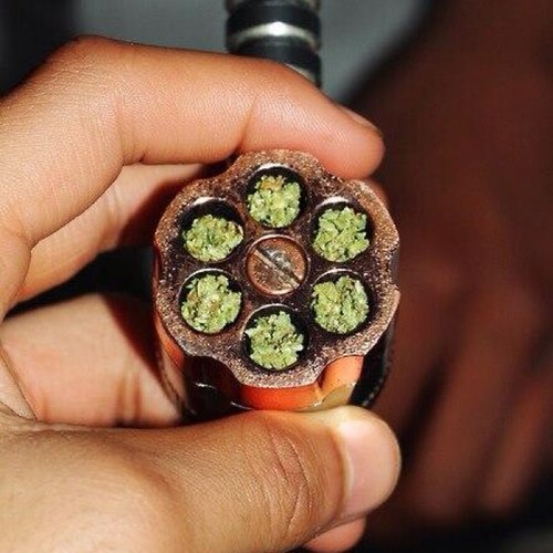 I SMOKE WEED! One love vive y deja vivir
Legalize!