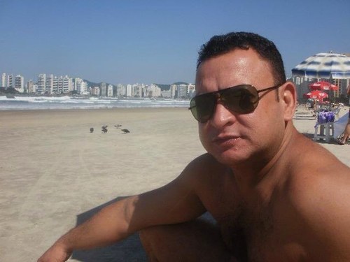 Técnico em Dependência química, realizo atendimentos individuais e em grupo, palestras para profissionais; coordenador terapêutico da CT GILEADE.