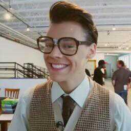 Account dedicated to Harry Styles Boy Most Beautiful and Cute this Universe :3   http://t.co/63mlzoZ5uT
