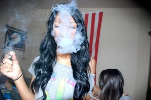 Only tweeting about my favourite all natural stress reliever. •http://t.co/5EoUwmsg7G• Follow my best friends accounts ; @youngstonerr & @chillbitchhh