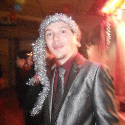 Perro viejo. Bailarín de la radio. Padre de las bligardas. Prolegalización. Anticanillista. Khal de @ninde_black