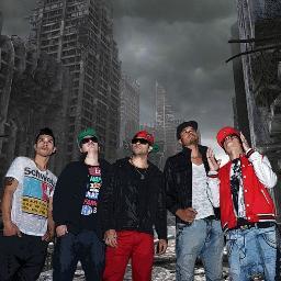 O Grupo Vem Ki Tem é formado por, Galvão-surdo, Pablo-rebolo, Matheus-vocal, Strasser-repique de mão, Jhony-reco-reco agradecemos a todos que nos apoião! :D