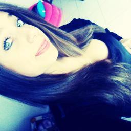 I don't wanna be someone who walks away so easily
I'm here to stay and make the difference that I can make...(8'