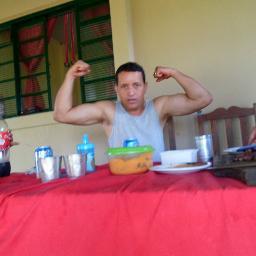 tenho 32 anos de idade sou operador de maquinas de colheita florestal, da fibria celulose ms,sou ouvinte do band coruja moro em tres lagoas .ms