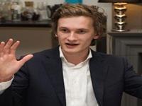 15, Melbourne, Australia. Hopes to live in London one day! Also does not mind a bit of Cricket!