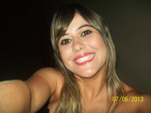As vezes acho que nasci na década errada,Tenho princípios que já se perderam,e amo as coisas que já não se dá mais Valor!