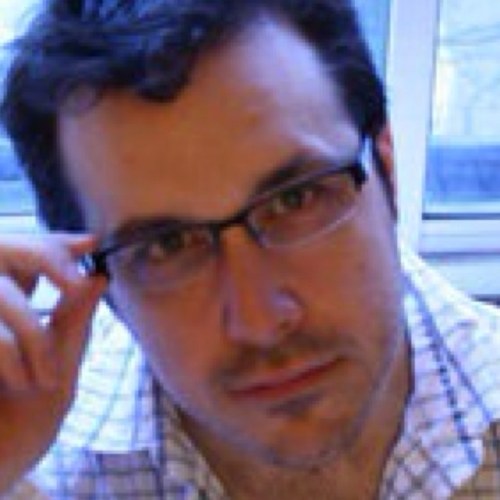 Homme de culture, souffleur de rêves, amant des mots, booster d'égo et gentleman cambrioleur de sourires qu'il fait éclore. Technovore, bédévore, chocovore