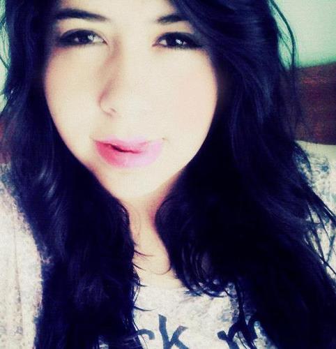 Que te critiquen por ser diferente, es mejor a que te comparen porque te volviste igual a los demás♥