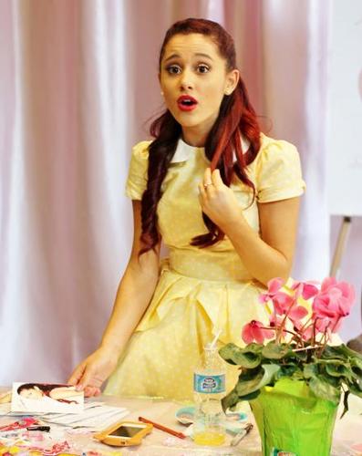 follow @HeyHoSheerio