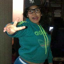 Hola tengo 14 años soy fanática EEG3 AMOOOO A YACOOOOO *-* & soy de los leones hasta la muerte3 , chaitooo *o*