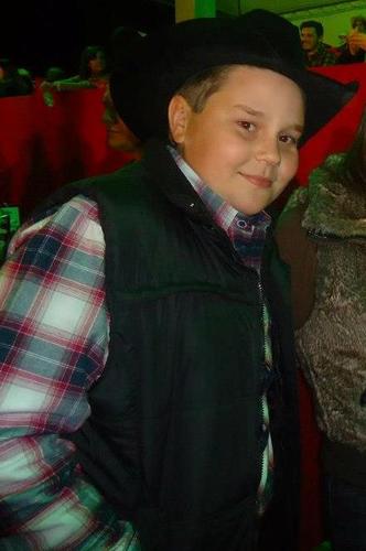 Country meu estilo , rodeio minha paixão , tenho sertanejo no peito e viola no coraçãaao....