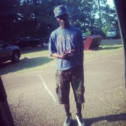 Jay_hunter07's profile picture. If I ever die, never let it be said I didn't win never say Legend didn't go in I just wanna die on top of the world Makin' love to my favorite girl