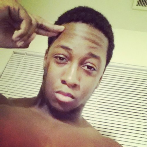 18, #Sagittarius #DieteticsMajor @ University of Cincinnati! #FWM /SnapChat-Stay_DMC  /KIK-DMC_CincyCollegeBoy/IG:BURBERRYDOUGHBOY #3hunna #3Ls #LoveLiveLife