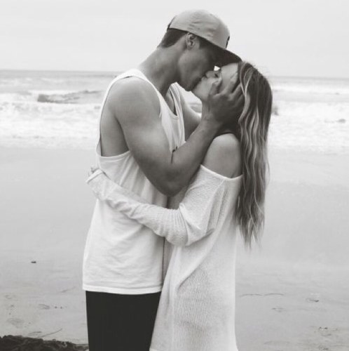 Just you typical relationship account
DONT HESITATE TO ASK FOR A FOLLOW BACK