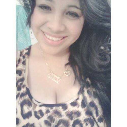 im engaged by such a wonderful man that gave me my beautiful baby girl Jade(:♥♥