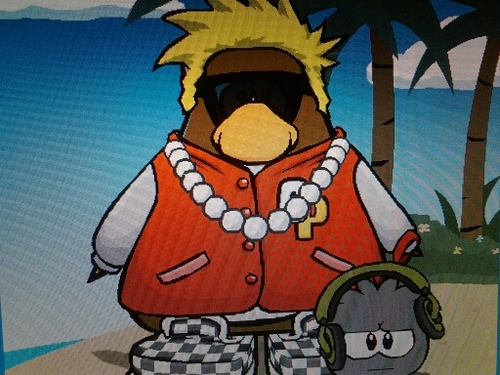clubpenguin player™  blogger, writer i do cp giveaways oOshiiift- utube
