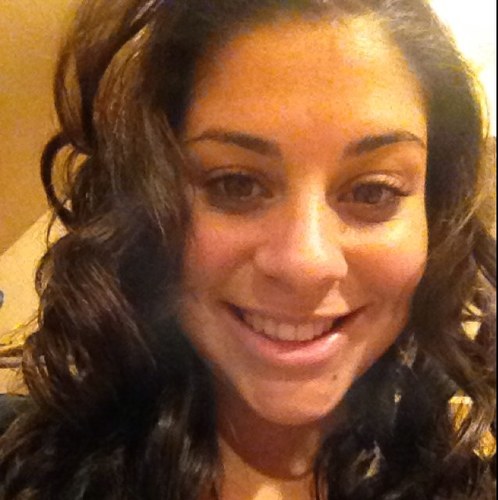 itsAleeLEE21's profile picture. Give a stranger one of your smiles, it may be the only sunshine they see all day.