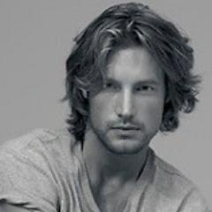 An outcast. A werewolf. Trying to make his way in this world when a certain OWL from Albus Dumbledore arrived. [ 18+┊#wolferic┊parody ]