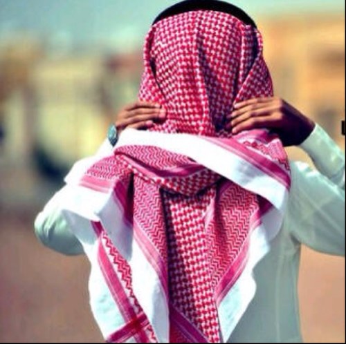 لا تحسنوا الظن بي فـ اخذلكم ' ولا تسيئوه فـ تظلموني' اجعلووووني بلا ظنون ..#ملقوف_احياناً