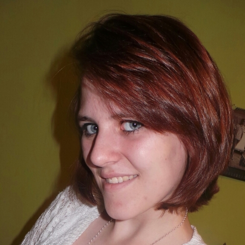 Melly_2511's profile picture. 