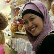 Mama ia ... A lovely mom with 3 amazing kiddos.. 
♥an-an♥puput♥fey-fey♥