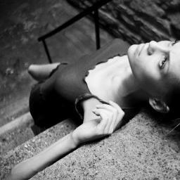 No soy ninguna thinspo, sólo soy una enferma crónica de anorexia. Demasiados años así... No promuevo los TCAs, son un infierno en vida.
