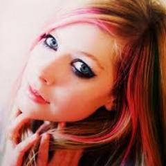 PequenaGarotaMA's profile picture. Bem-vindos ao mundo de uma demente.