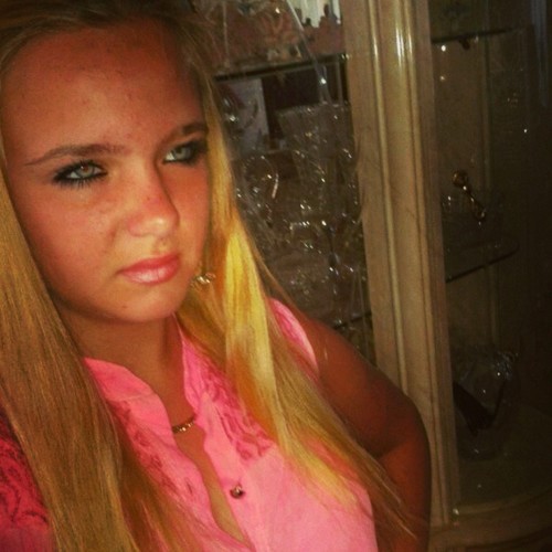 geake blonde meisje groen grijse ogen (app : 0631327229) me sussjee @xKusjeNikiitaax is beste mann #lovevohaar karma is een bitch #waldeck070 insta;kimberly070x