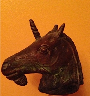 https://t.co/l3q0uZ7mtp
TheBrassUnicorn on Etsy : Unique Vintage Oddities and Oddments.