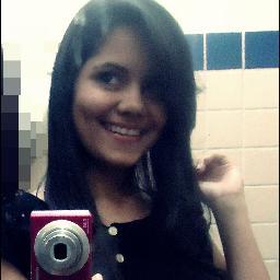 Eu não sou ρerfeitα³ como αs mulheres nαs revistαs; nem metidα como imaginou; - Sou αpenαs umα 'pequenα gαrotα; com grαndes sonhos!   ړ
