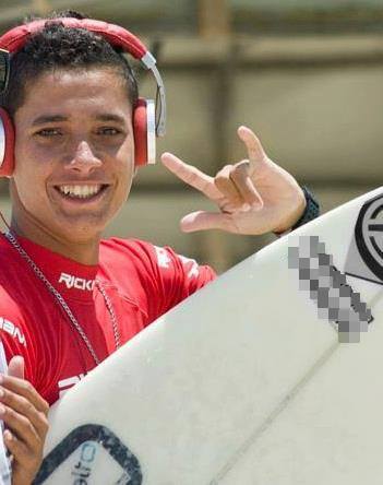 20, Estudante de Educação Física, Surfista amador.
Face: https://t.co/7SjfJ8EC18
Instagram: leosandersr