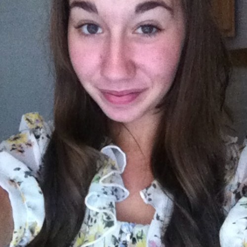 Jasmine, I'm 14, sports player, singer, class clowen. Tripple threat. Follow me and ill follow back.