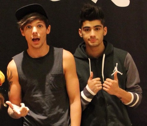 DON'T FOLLOW THIS ACCOUNT FOLLOW @louisankles1D INSTEAD