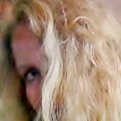 sanger1nna's profile picture. Eg syng. Eg veit mykje. Eg skriv på norsk og engelsk.

I sing. I know a lot. I tweet in Norwegian and English